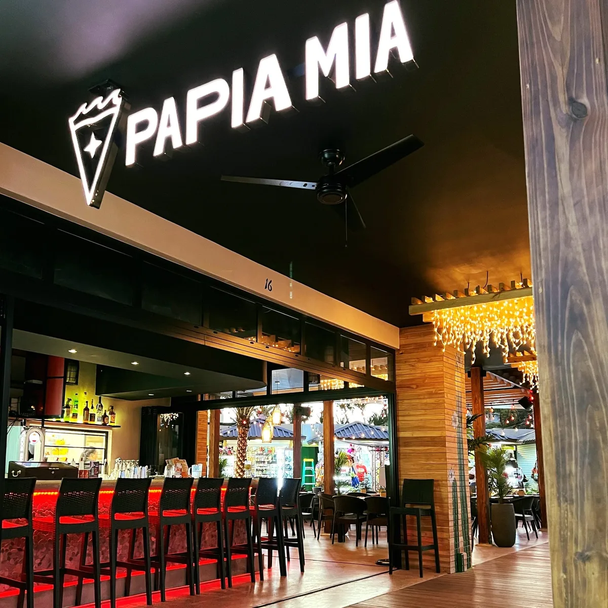 The completed Papia Mia restaurant and bar in Aruba, built by Kallisto Construction